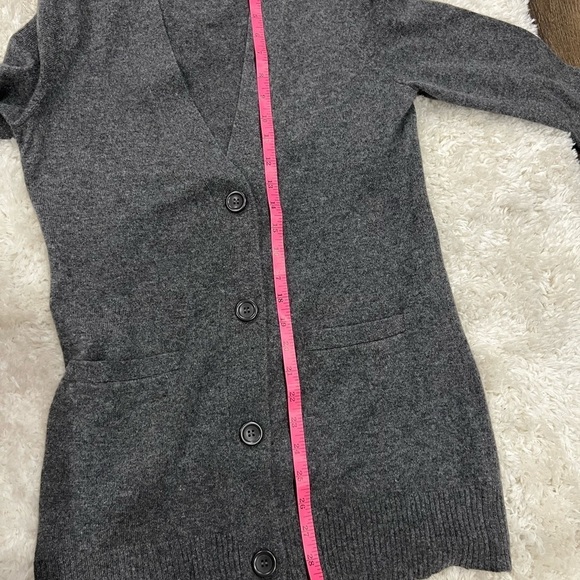 Sutton Cashmere Women Cashmere
Buttoned-up Long Sleeve Cardigan Gray - Picture 5 of 11
